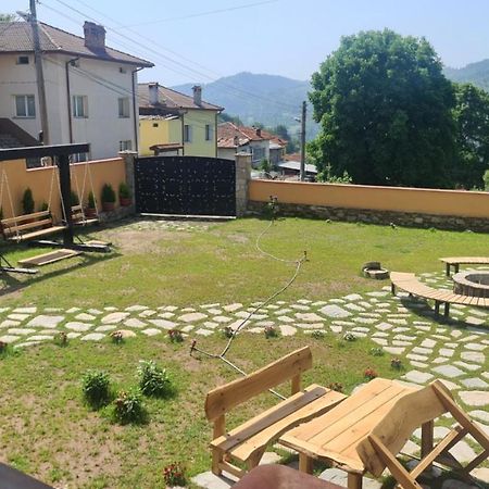 Guesthouse Nefertiti Smolyan Exterior foto